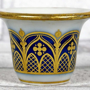 Paris porcelain, CATHEDRALE gilded blush mortar on a blue background, early 19th century