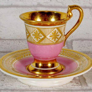 Porcelaine de Paris, petite tasse et soucoupe, début XIXe s