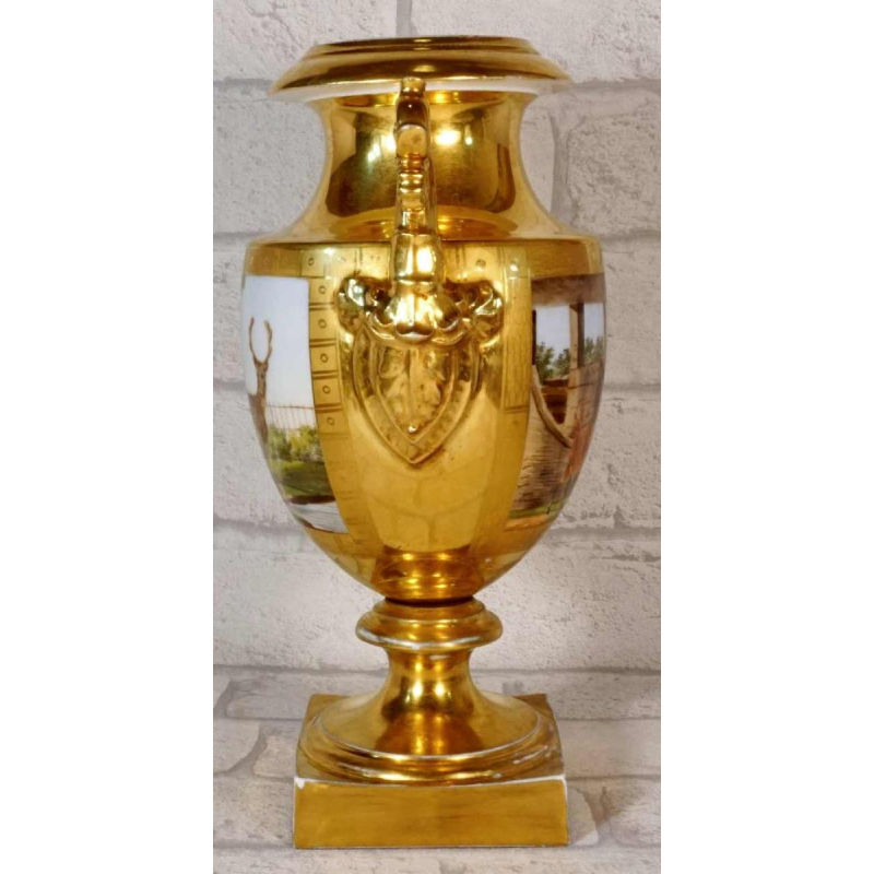 Porcelaine de Paris, vase balustre d'époque Empire, décor peint paysage et cervidés, début XIXe s