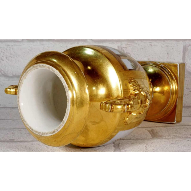 Parijs porselein, Empire periode balustervaas, beschilderd landschap en hert decoratie, begin 19e eeuw