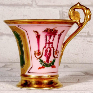 Porcelaine de Paris, tasse 'Jasmin' et sa soucoupe d'époque Empire, XIXe s