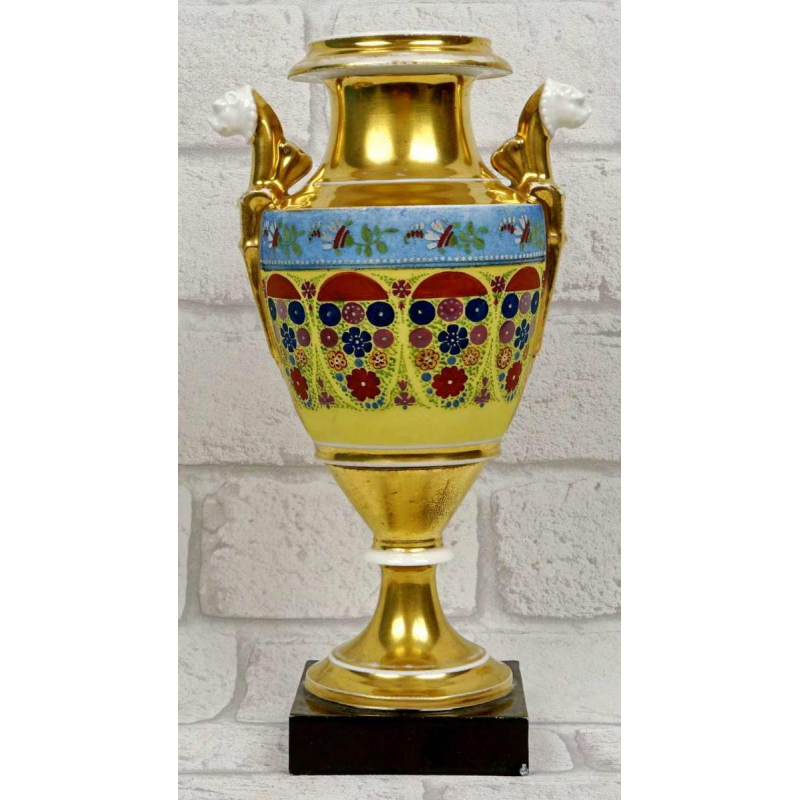 Porcelaine de Paris, vase balustre sur piédouche, début XIXe s