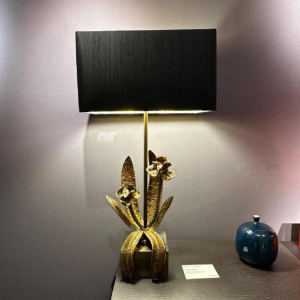 Maison Charles, paire de lampes florales Hollywood Regency en bronze doré