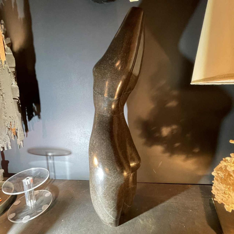 Abstract sculpture femme nue in stone (black marble), signed, 20th century
