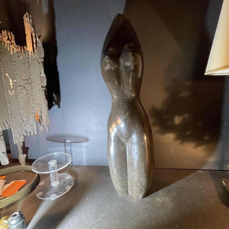 Abstract sculpture femme nue in stone (black marble), signed, 20th century