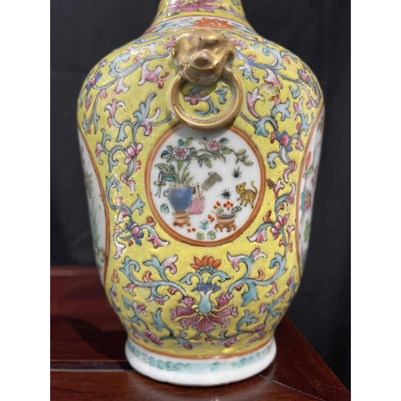 Pair of Chinese porcelain vases 19th, century