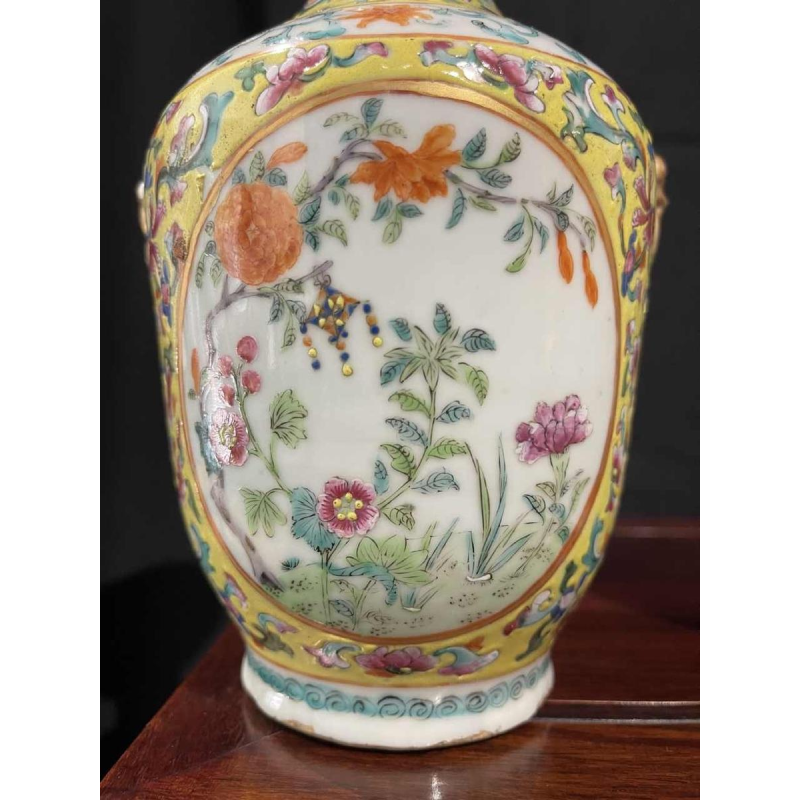 Paire de vases en porcelaine de Chine, XIXe siècle