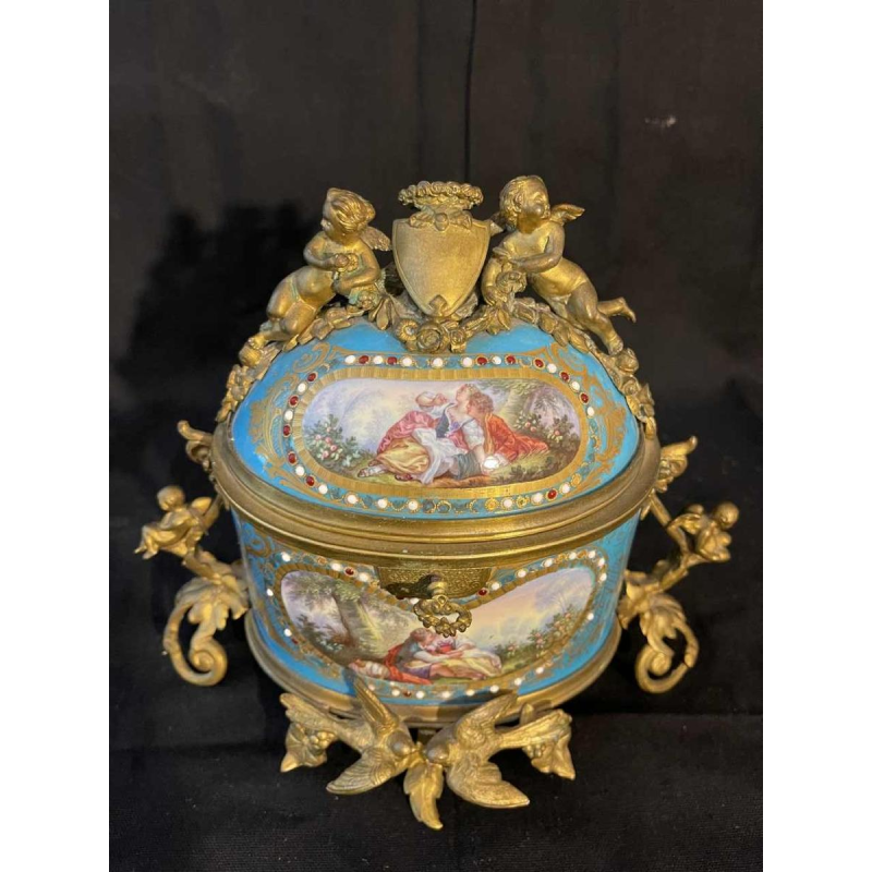 Juwelenkistje van Sèvres porselein en verguld brons, Napoleon III periode