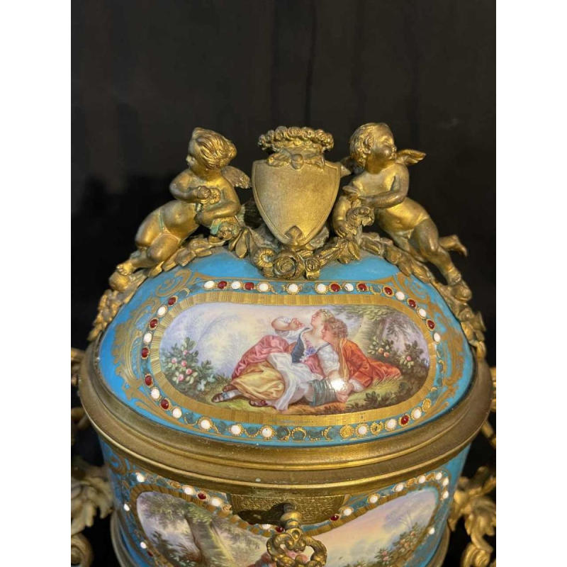 Juwelenkistje van Sèvres porselein en verguld brons, Napoleon III periode