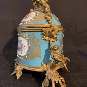 Jewellery box in Sèvres porcelain and gilt bronze, Napoleon III period