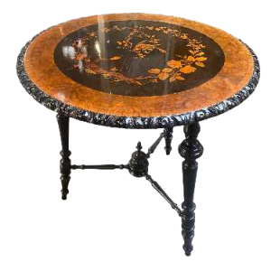 Voetstuktafel in marqueterie met vogelmotieven, Napoleon III periode