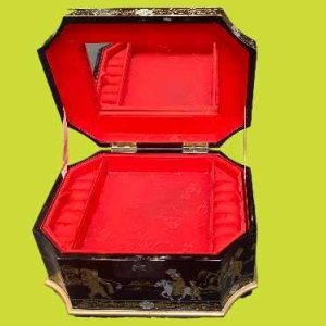 Chinese tea or jewellery box