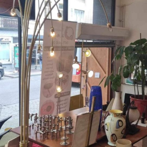 Goffredo Reggiani, arc floor lamp with 7 curved gilded brass arms, 1960s