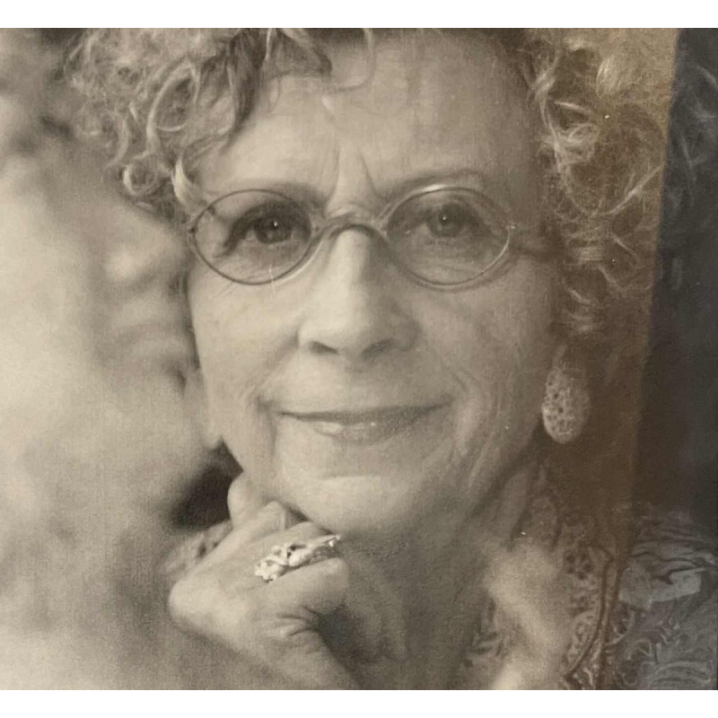 KLARA REYNDERS 'De krijger' keramische sculptuur, email en verguldsel, circa 1987