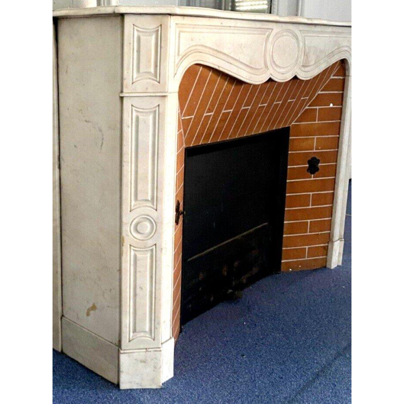 Louis XV style fireplace, Pompadour model, white Carrara marble, 20th century