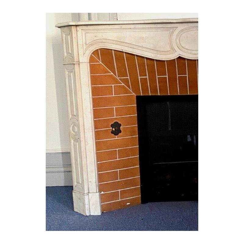 Louis XV style fireplace, Pompadour model, white Carrara marble, 20th century