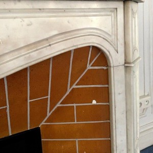 Open haard in Louis XV-stijl, Pompadour-model, wit Carrara-marmer, 20e eeuw