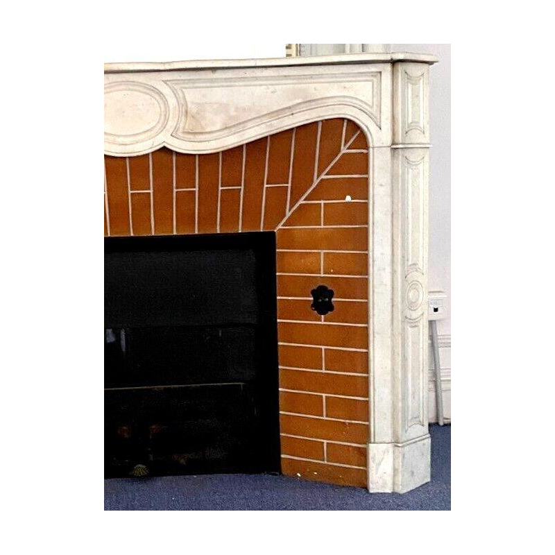 Louis XV style fireplace, Pompadour model, white Carrara marble, 20th century