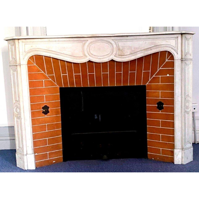 Louis XV style fireplace, Pompadour model, white Carrara marble, 20th century
