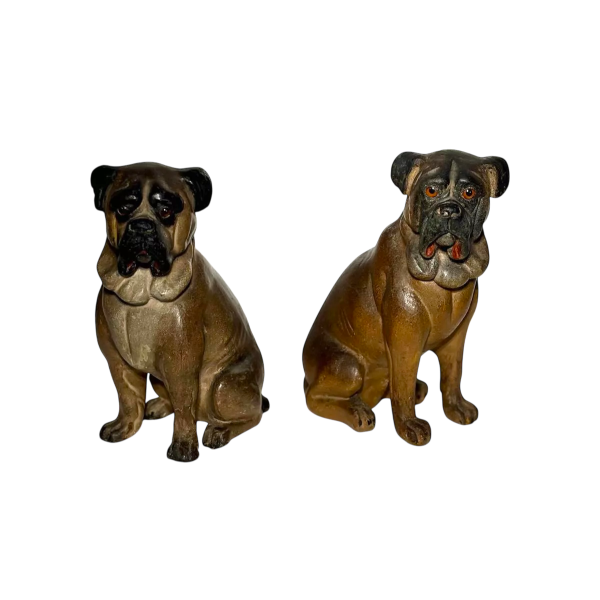 Een paar veelkleurige terracotta sculpturen van Engelse bulldogs, Engeland, 19e eeuw.