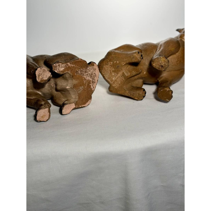 Paire de sculptures de bouledogues anglais, terre cuite polychrome, Angleterre XIXe siècle