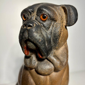 Paire de sculptures de bouledogues anglais, terre cuite polychrome, Angleterre XIXe siècle