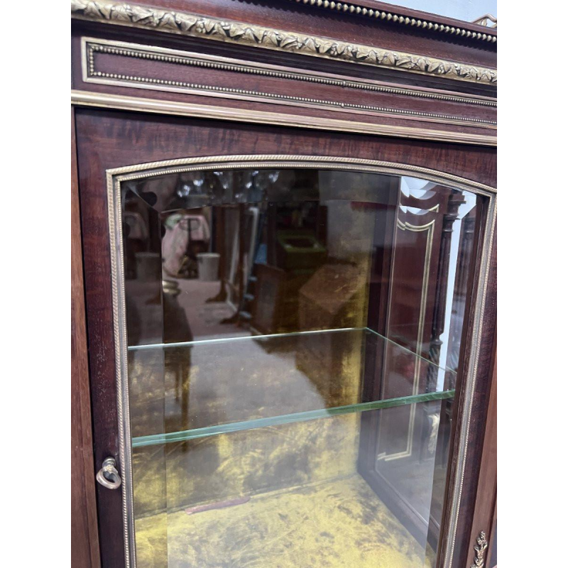 Meuble vitrine Napoléon III en acajou et bronze ciselé, XIX siècle