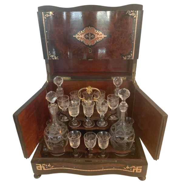 Cave à liqueur complète, coffret Napoléon III, boîte en marqueterie XIXᵉ siècle