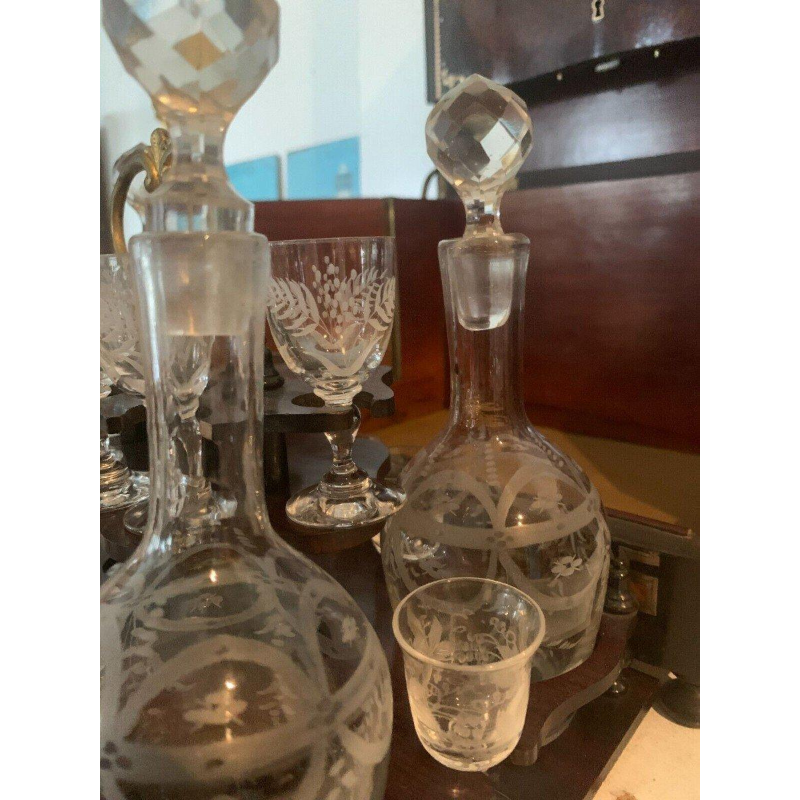 Cave à liqueur complète, coffret Napoléon III, boîte en marqueterie XIXᵉ siècle