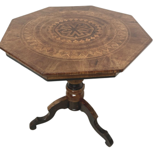 Guéridon octogonal Napoléon III en marqueterie, pied central tripode, Italie XIX siècle