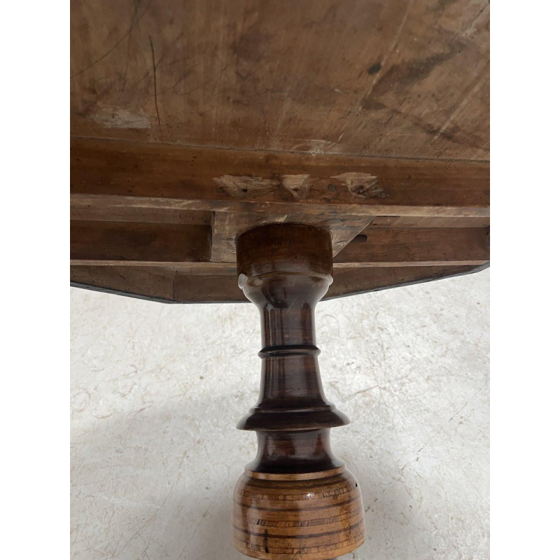 Octagonal Napoleon III marquetry pedestal table with a central tripod base, Italy, 19th century