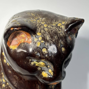 Zittende kat in geglazuurd keramiek - Frankrijk, 20e eeuw