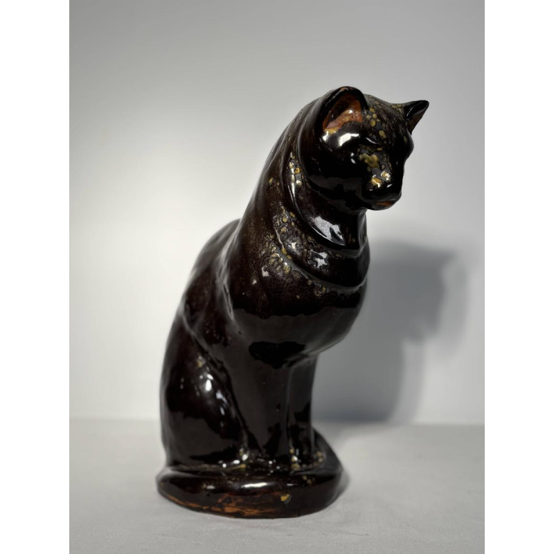 Chat assis en céramique émaillée - France, XXe siècle
