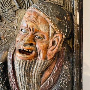 Pair of carved wooden wall sconces decorated with Chinese figures, 20th century