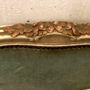 Banquette lit de repos LouisXV en bois laqué et doré, XXᵉ siècle