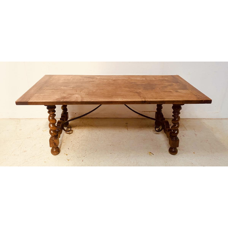 Table de monastère en noyer massif, entretoise en fer martelé, pieds torsadés, XIXe siècle