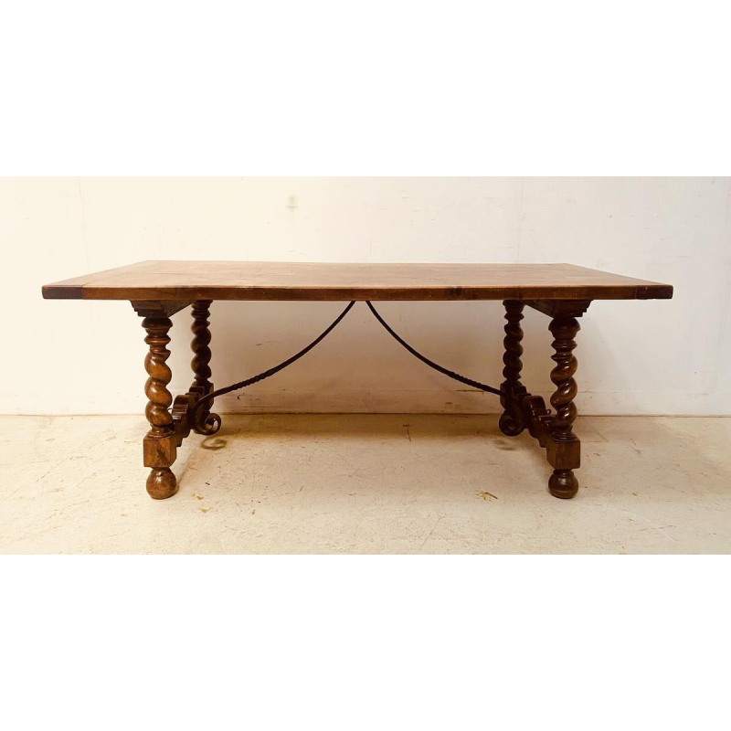 Table de monastère en noyer massif, entretoise en fer martelé, pieds torsadés, XIXe siècle