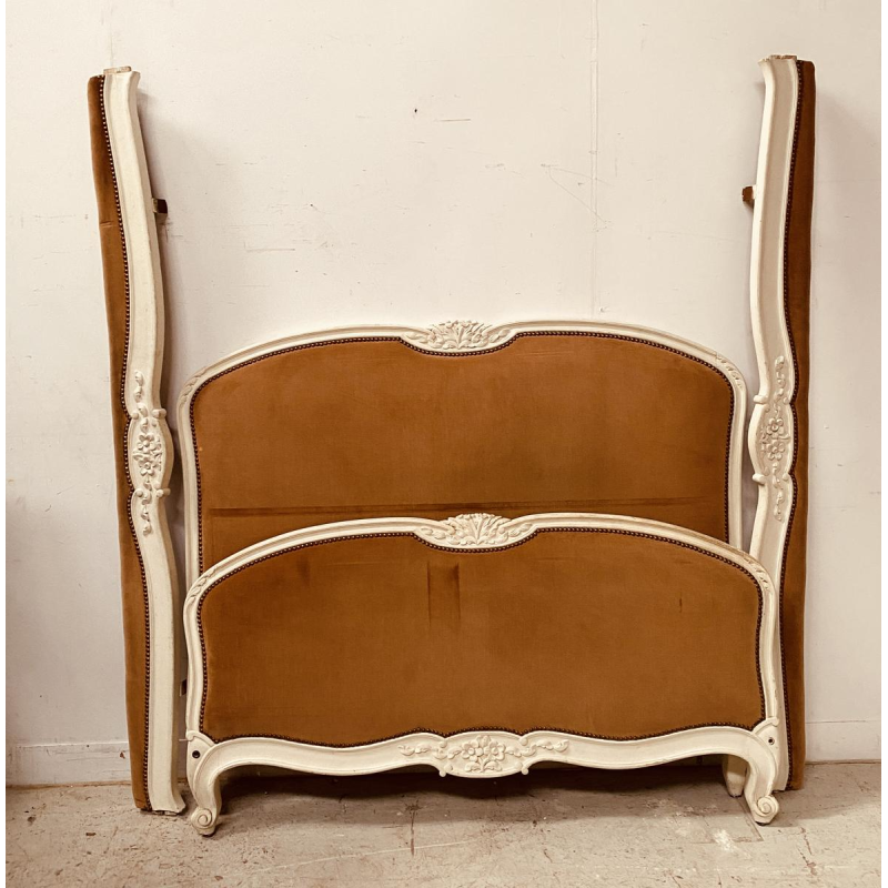 Louis XV style bed in finely carved antique-patinated beechwood, 20th century