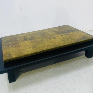 Japanese coffee table, black and gold lacquered top, 20th century