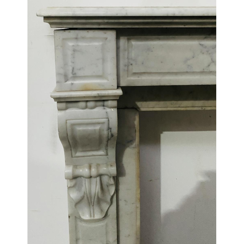 Cheminée au corbeau, époque Napoléon III, marbre blanc, XIX siècle