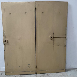 Pair of single-sided doors with molded panels in solid fir, 19th century