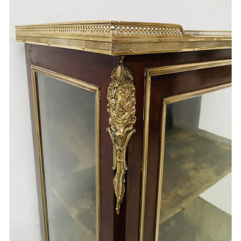 Vitrine d'époque Napoléon III en acajou et bronze, marqueteries, XIXe siècle