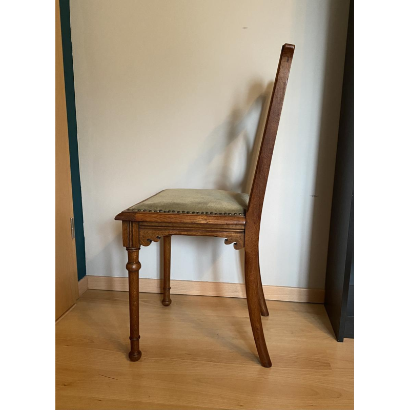 Pair of Art Nouveau oak chairs, circa 1900