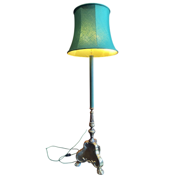 Klassieke bronzen vloerlamp, lampenkap van Ashoka-zijde, gespannen stof gevoerd met Chinese Habotai-zijde.