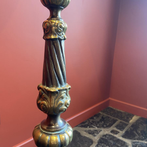 Lampadaire en bronze classique, abat-jour en soie Ashoka Silk, tissu tendu doublé soie China Habotai