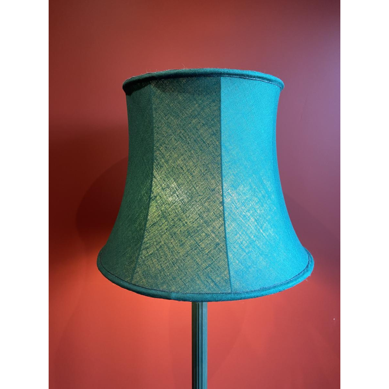 Klassieke bronzen vloerlamp, lampenkap van Ashoka-zijde, gespannen stof gevoerd met Chinese Habotai-zijde.