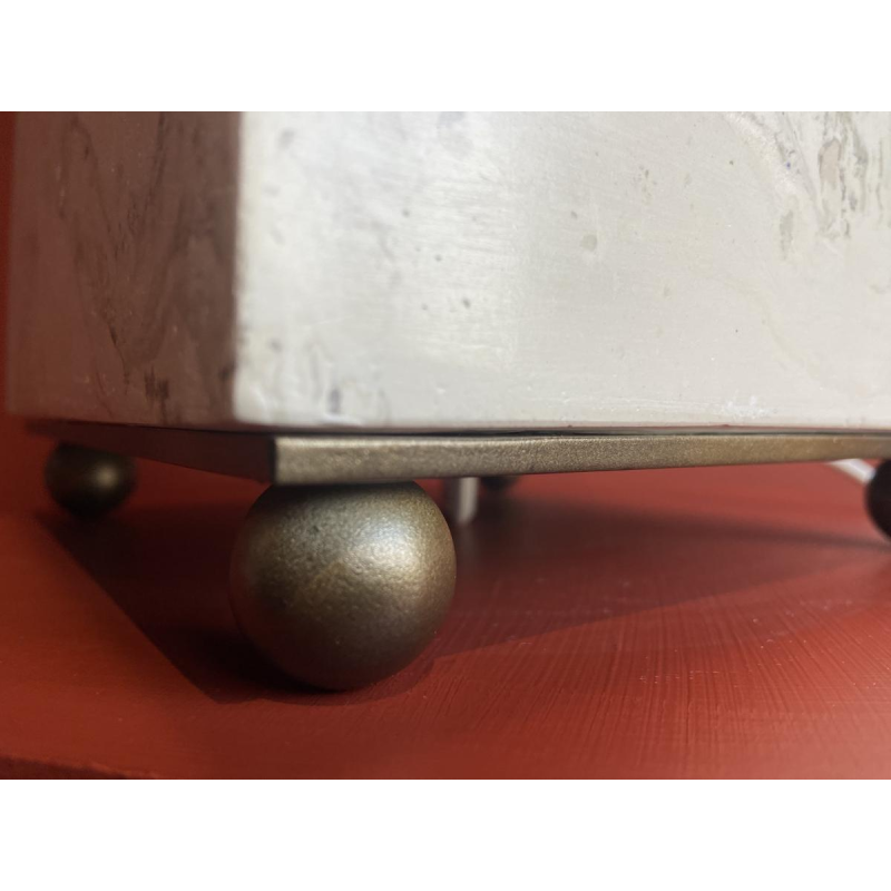 Lampe à poser, socle stuc marbre beige, abat-jour franges Houles, travail artisanal contemporain