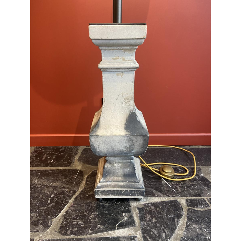 Tafellamp "Column Balustrade" in terracotta, lampenkap van Ashoka-zijde, handgemaakt.