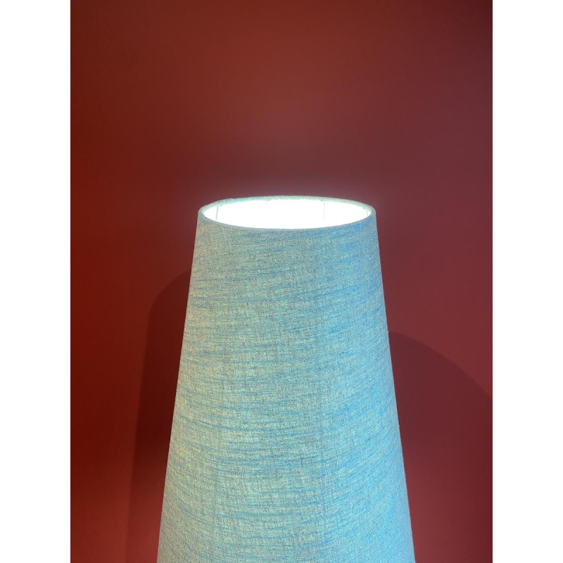 Lampe à poser "Colonne balustrade" en terre cuite, abat-jour en soie Ashoka Silk, travail artisanal