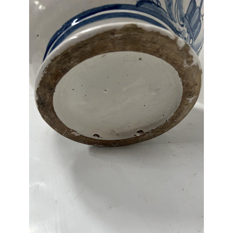 Vase à anses en faïence blanc bleu, XIXᵉ siècle